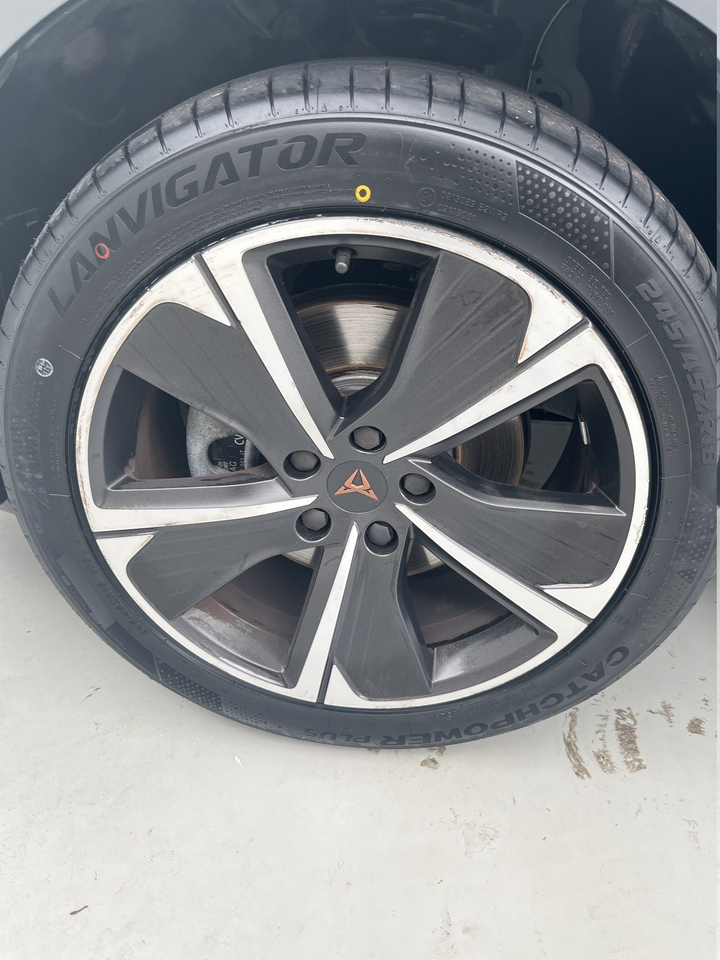Cupra FORMENTOR — photo 39