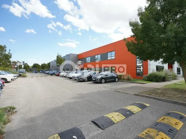Local d'activité 1794 m²