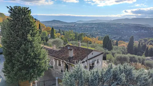 Maison 9 pièces 217 m²