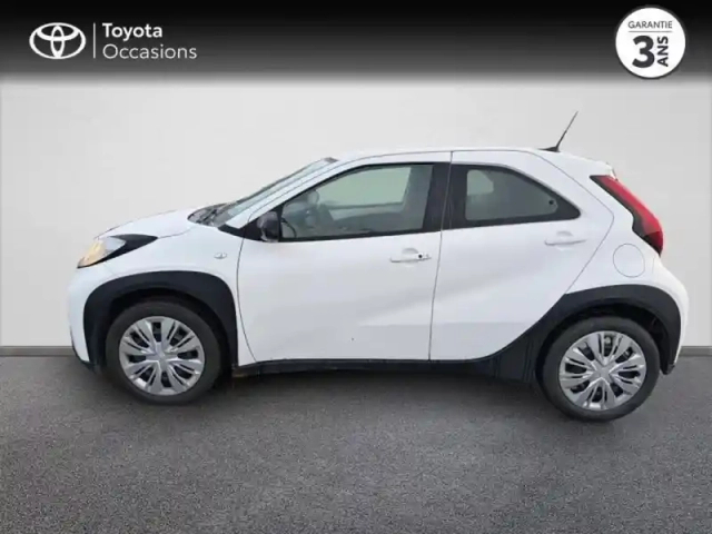 Toyota Aygo x 1.0 vvt-i 72ch dynamic s-cvt — photo 3
