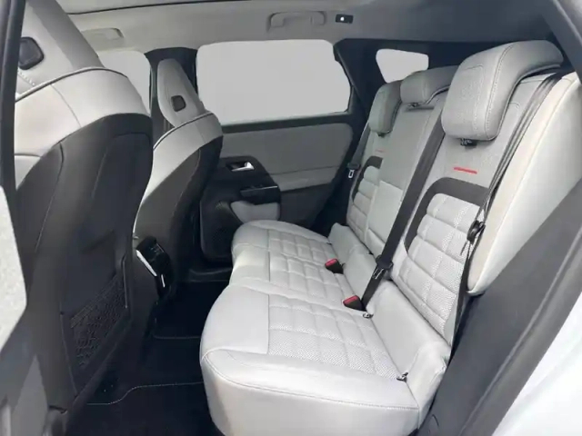 Citroën C5 Aircross hybride rechargeable 225 ch e-eat7 — photo 12