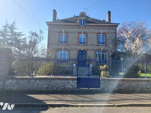 Maison 9 pièces 240 m²