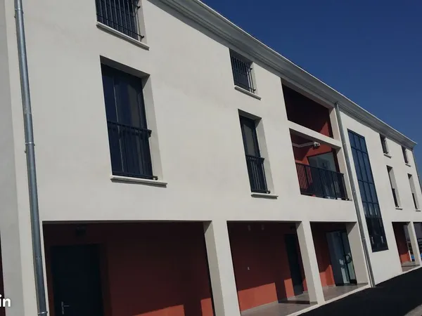 Local/ bureau 32 M² avec jardinet