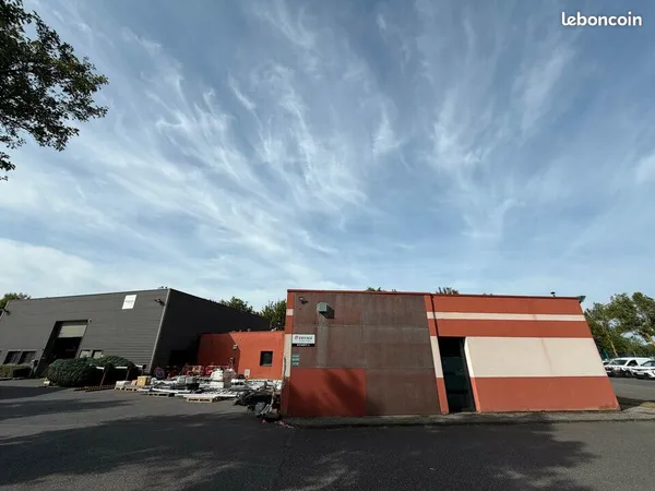 ENTREPOT - LOGISTIQUE 1804 m² CUINCY