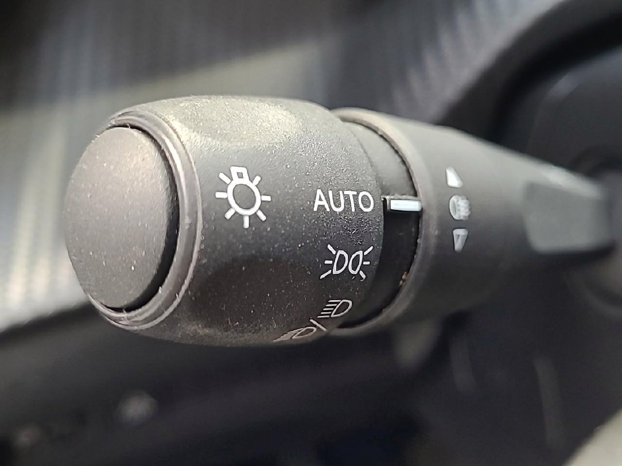Peugeot 208 puretech 100 s&s bvm6 allure pack — photo 27