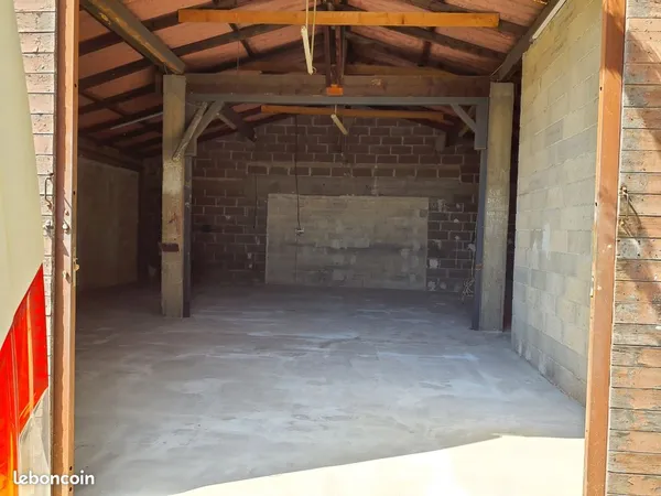 Local d’activité et entrepôt Location Perpignan 2p 100m² 900€