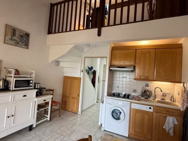 Viager Occupé – Duplex lumineux avec mezzanine + Garage PMR à Fréjus Plage - Homme de 71 ans