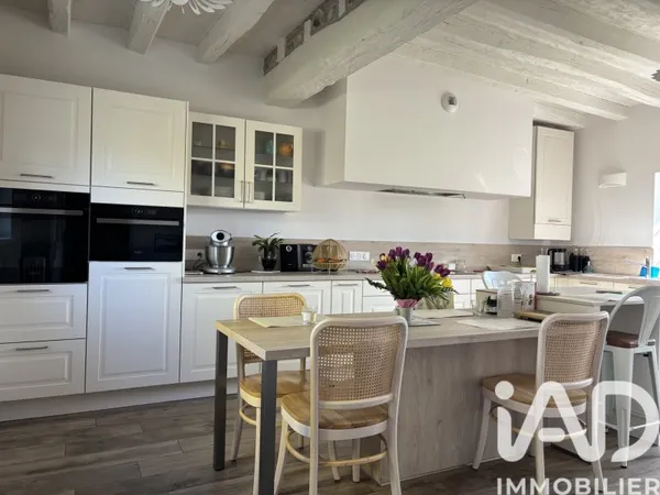 Maison 9 pièces 208 m²