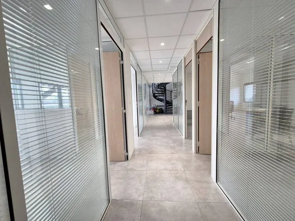 Bureaux 198 m²