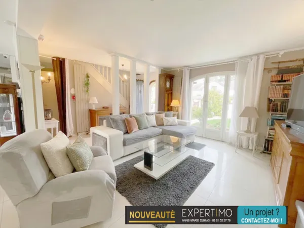 Vends maison - 155 m² - 7 pièces, 4 chambres - Le Mesnil-Saint-Denis 78320