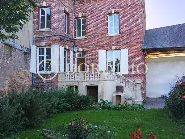 Maison 7 pièces 237 m²