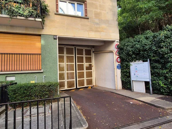Parking 12 m²