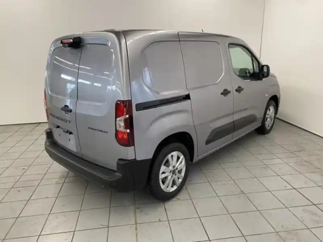 Peugeot Partner m diesel 130ch automatique pack premium connect — photo 3
