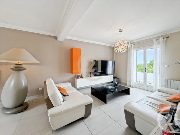 Maison 7 pièces 208 m²