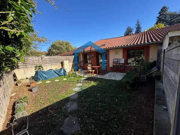 SAINT ETIENNE - Rez de jardin de 110m2 avec terrain de 100m2