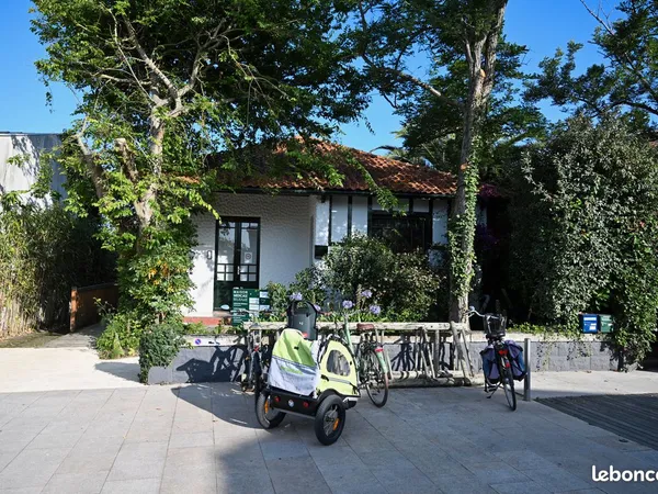 Bien immobilier atypique en plein centre du Cap-Ferret (33970)