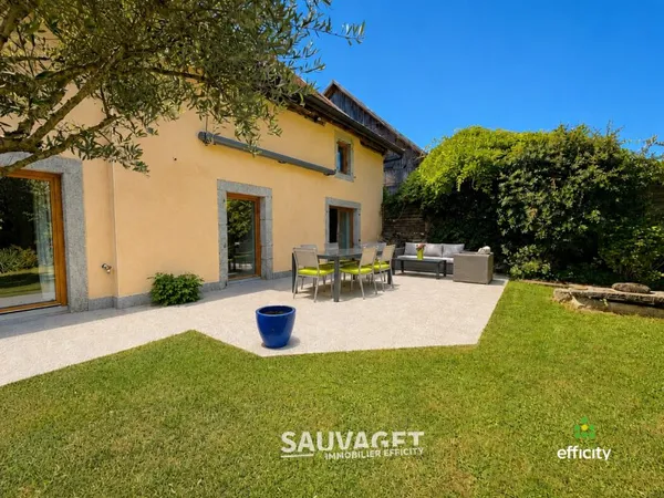 Maison 8 pièces 271 m²