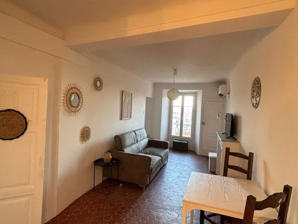 T2 MEUBLÉ IDÉAL ÉTUDIANT / ALTERNANT - VIEUX GRASSE - 36,85 m²