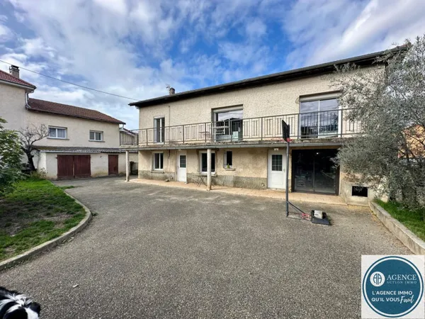 Maison 9 pièces 212 m²