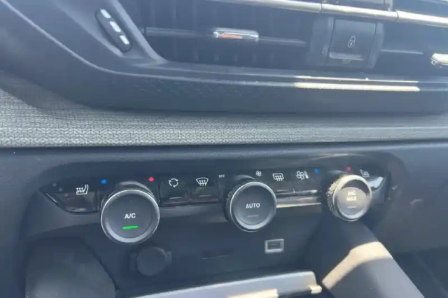 Citroën C5 x hybride rechargeable 225 s&amp;s e-eat8 — photo 23