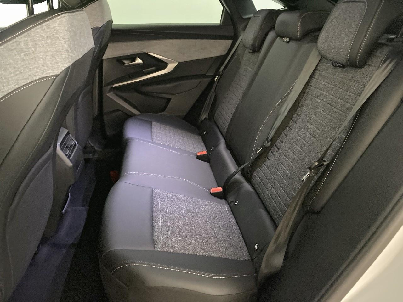 Peugeot 3008 electrique 210 ch 73 kwh allure — photo 10