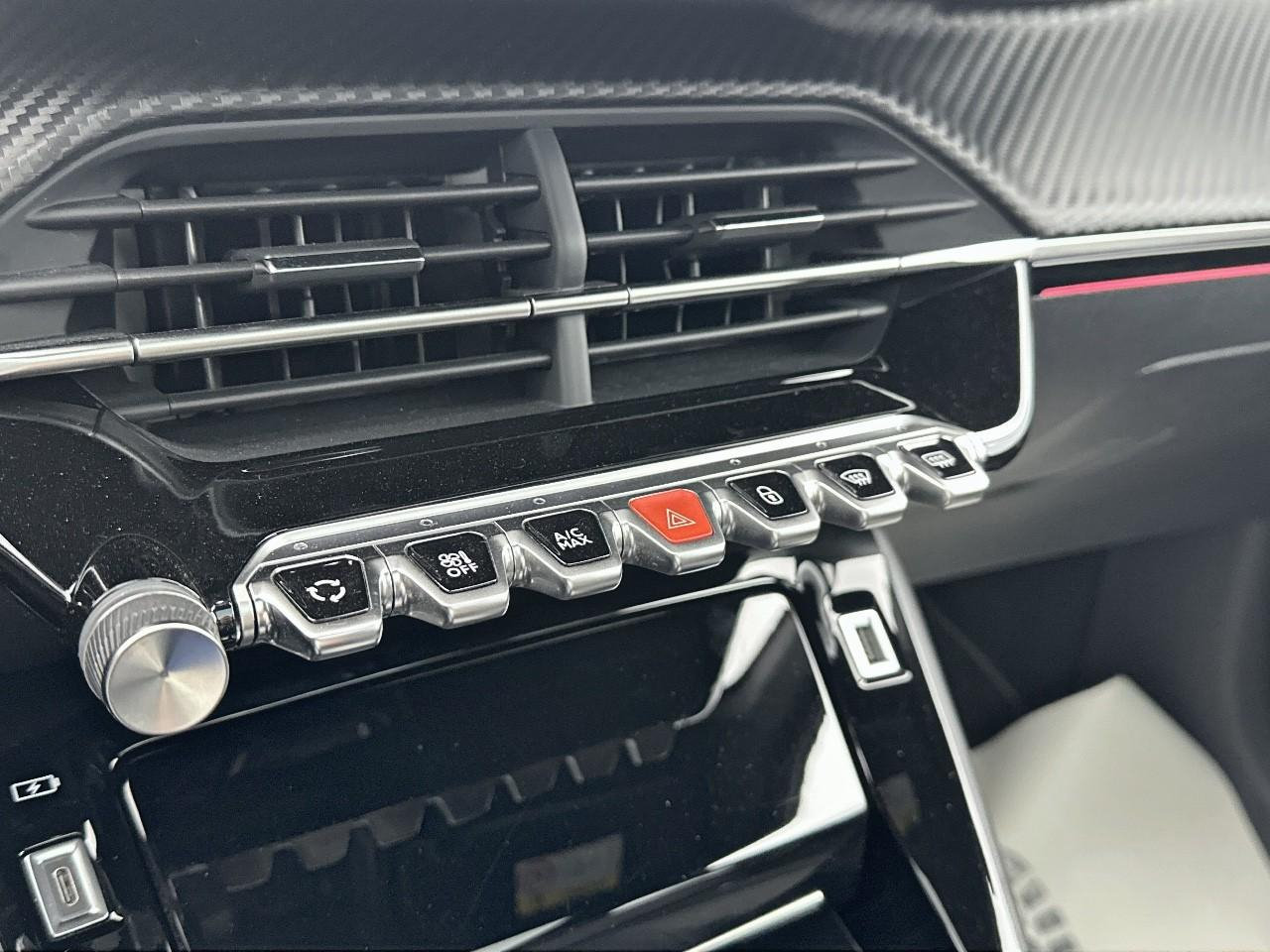 Peugeot 208 puretech 100 s&s eat8 gt — photo 26