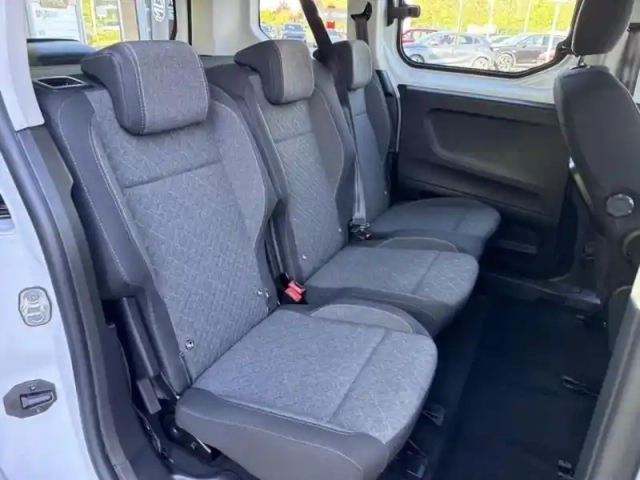 Opel Combo life taille m - electric 136ch - 54 kwh elegance — photo 12