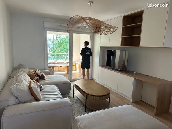Appartement T3 meublé de 62 m² avec balcon et garage fermé - Saint-Cyr-au-Mont-d'Or