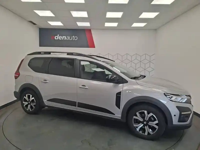 Dacia Jogger eco-g 100 7 places — photo 16