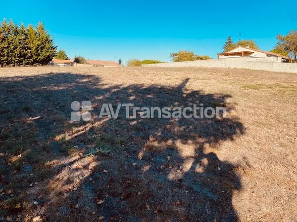 Terrain  1740 m2 a viabiliser Chateauneuf sur charente