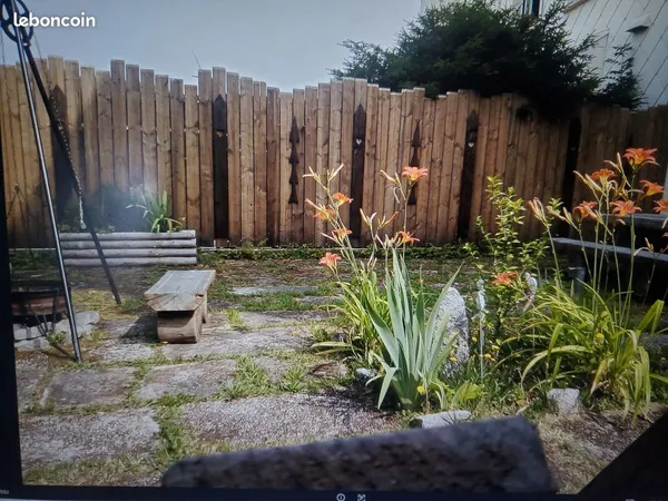 Meublé, F3 avec jardin clos