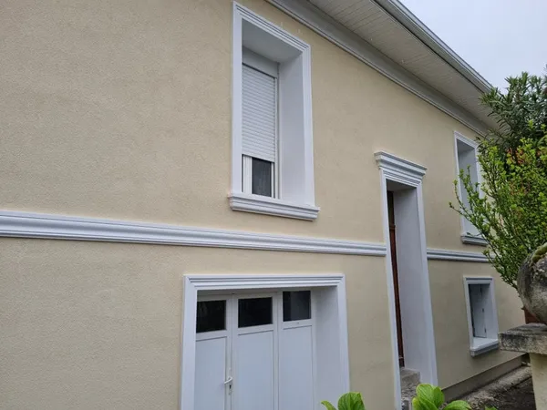 Chambre , grande maison dans quartier calme