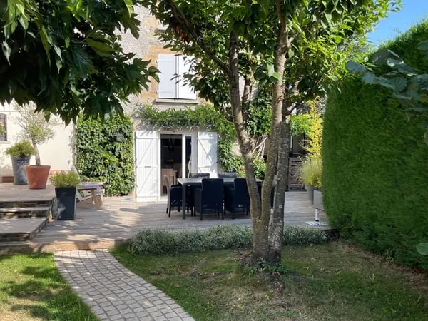 Maison 5 pièces 220 m²