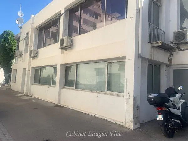 Local au 42 rue Liandier 13008