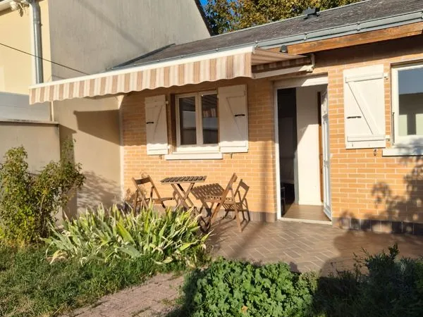 Maisonnette avec jardin privatif