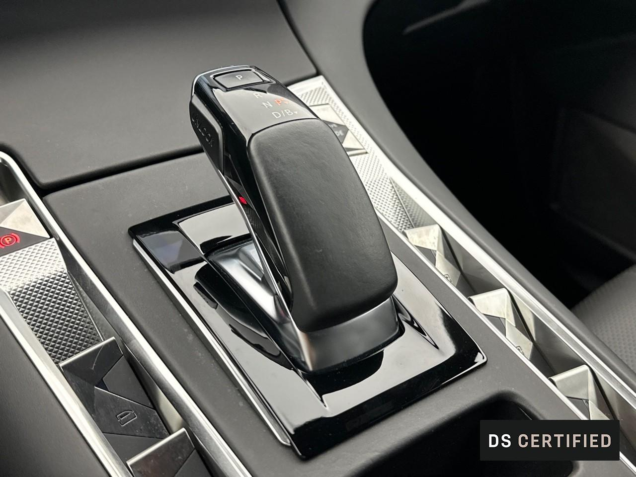 Ds Ds 7 crossback hybride rechargeable e-tense 300 eat8 4x4 opera — photo 30