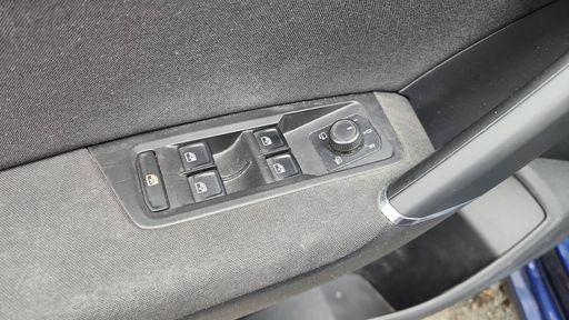 Volkswagen Touran 1.6 TDI 115 DSG7 - Confortline Business 7pl – 2018 – 195143 km – Diesel – Boîte Automatique — photo 49