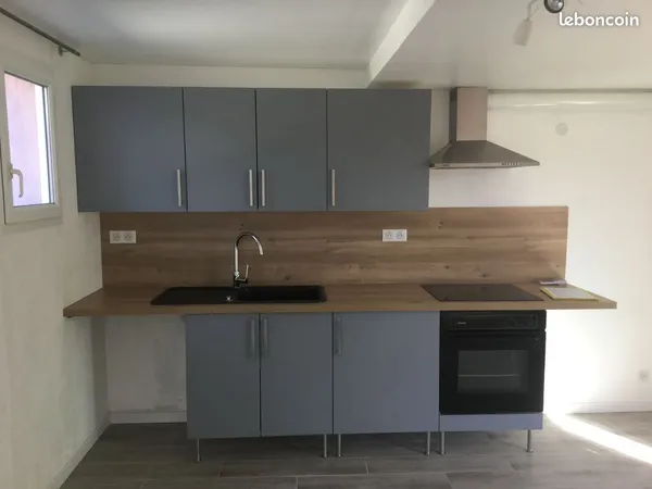 MAISON mitoyenne T2, jardin privatif à LAPALUD 84840