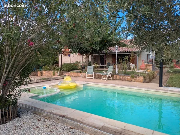 Maison rénovée avec piscine