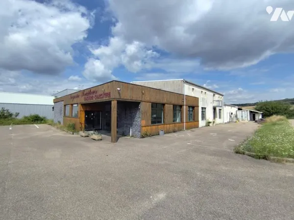 Local d'activités 906 m²