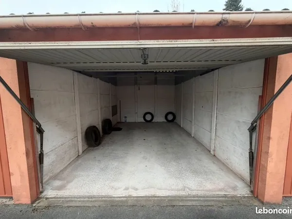 Garage à louer - Nouveau Roubaix - 17m2