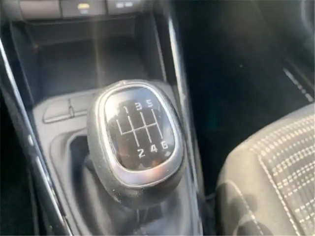 Kia Stonic 1.0 t-gdi 100 ch bvm6 — photo 21