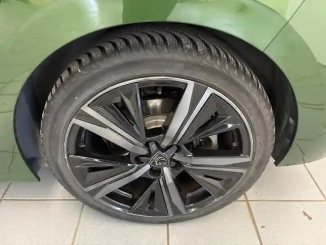 Peugeot 308 phev 225ch gt e-eat8 — photo 6