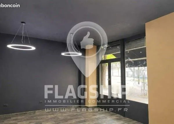 Boutique 70 m² PARIS