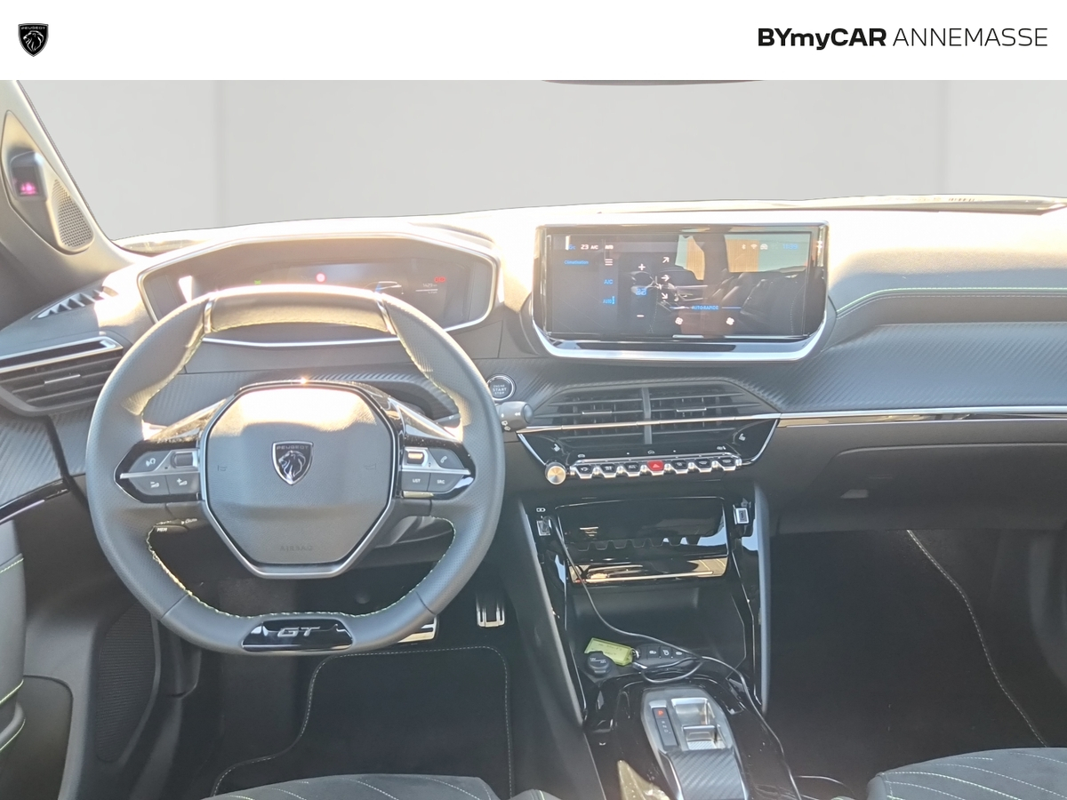 Peugeot 2008 Hybrid 145 e-DCS6 — photo 9