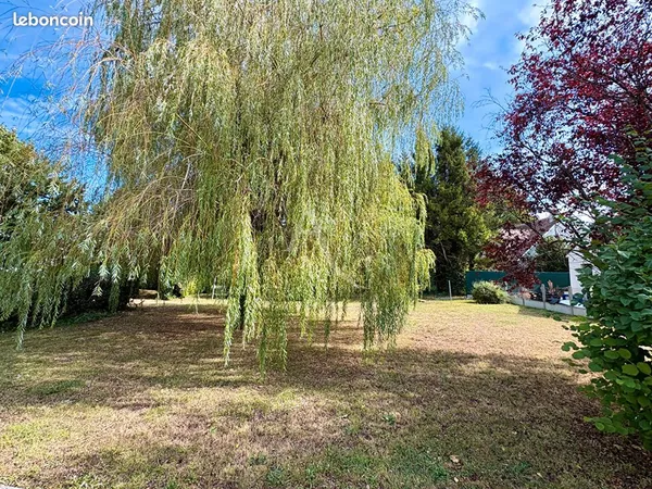 Terrain 541 m² FAY AUX LOGES