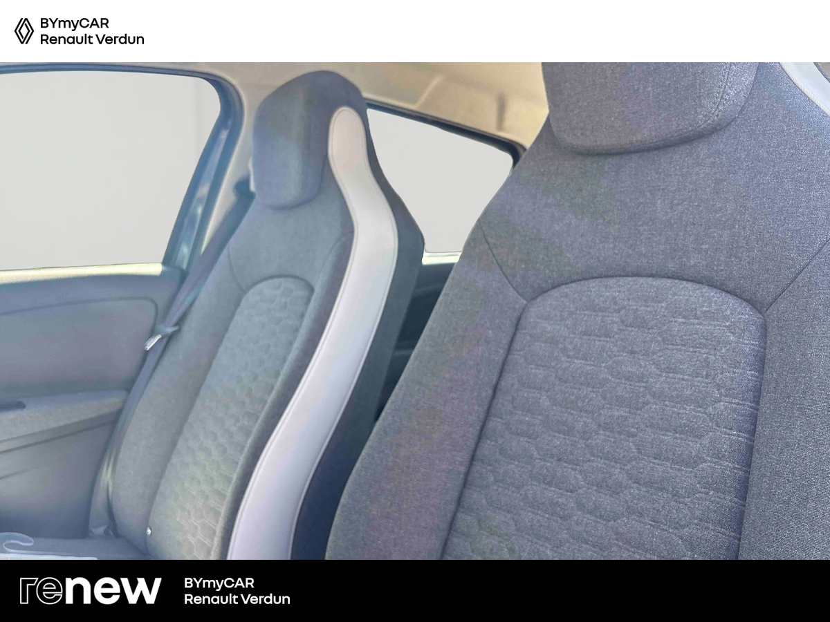 Renault Zoe R110 - 22B — photo 11