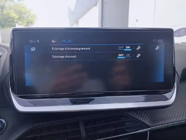 Peugeot 208 puretech 100 s&amp;s bvm6 — photo 21