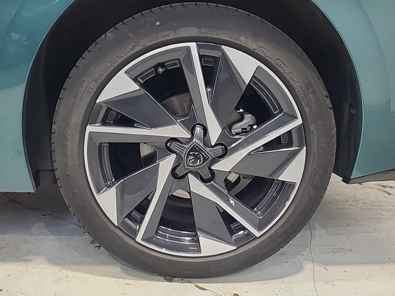 Peugeot 308 sw puretech 130ch s&s eat8 allure pack — photo 16