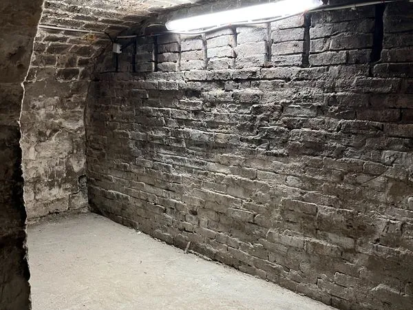 Cave 12m2 Paris 9